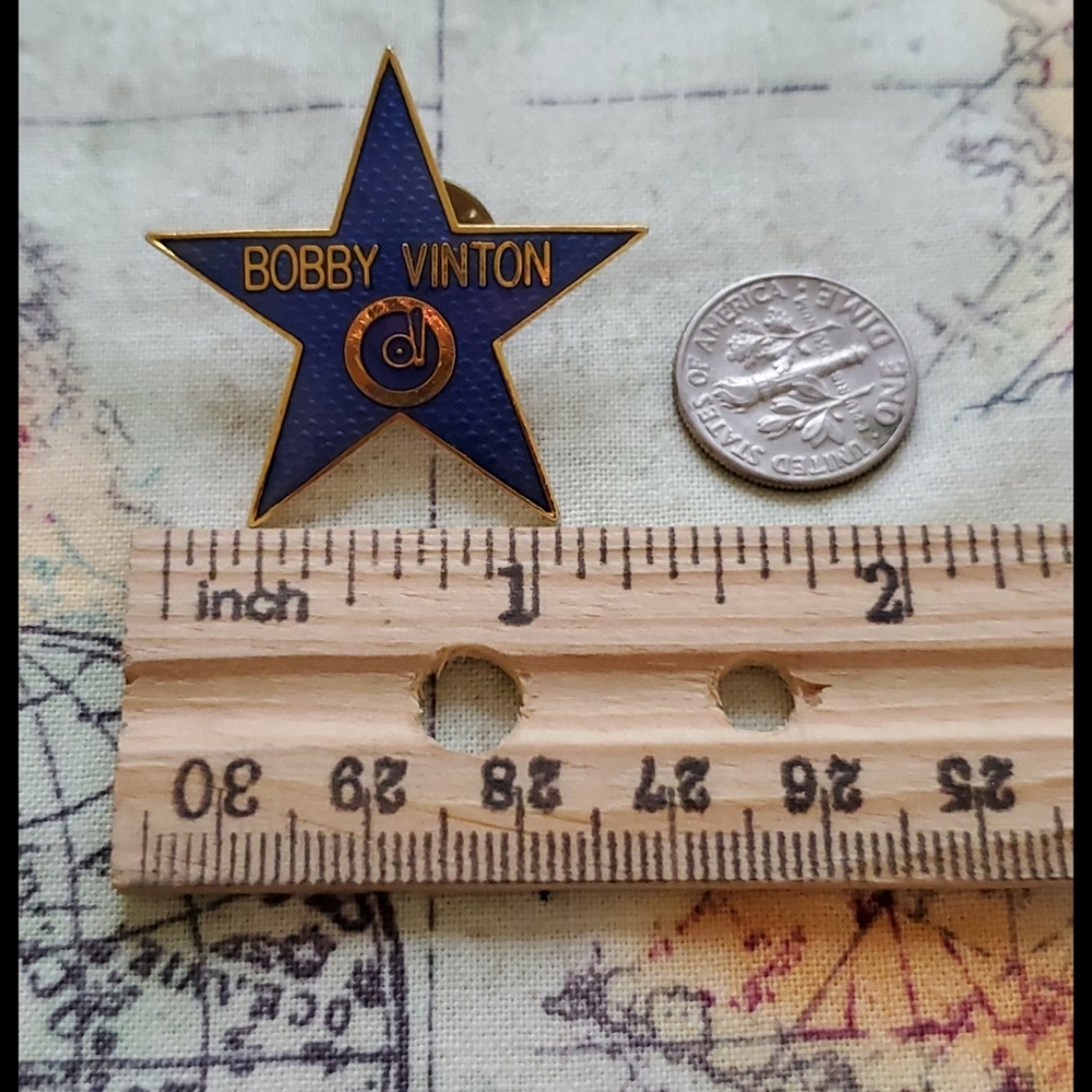 Bobby Vinton Star on Hollywood Boulevard pin Brooch Hollywood Royalty Singer - Picture 3 of 3